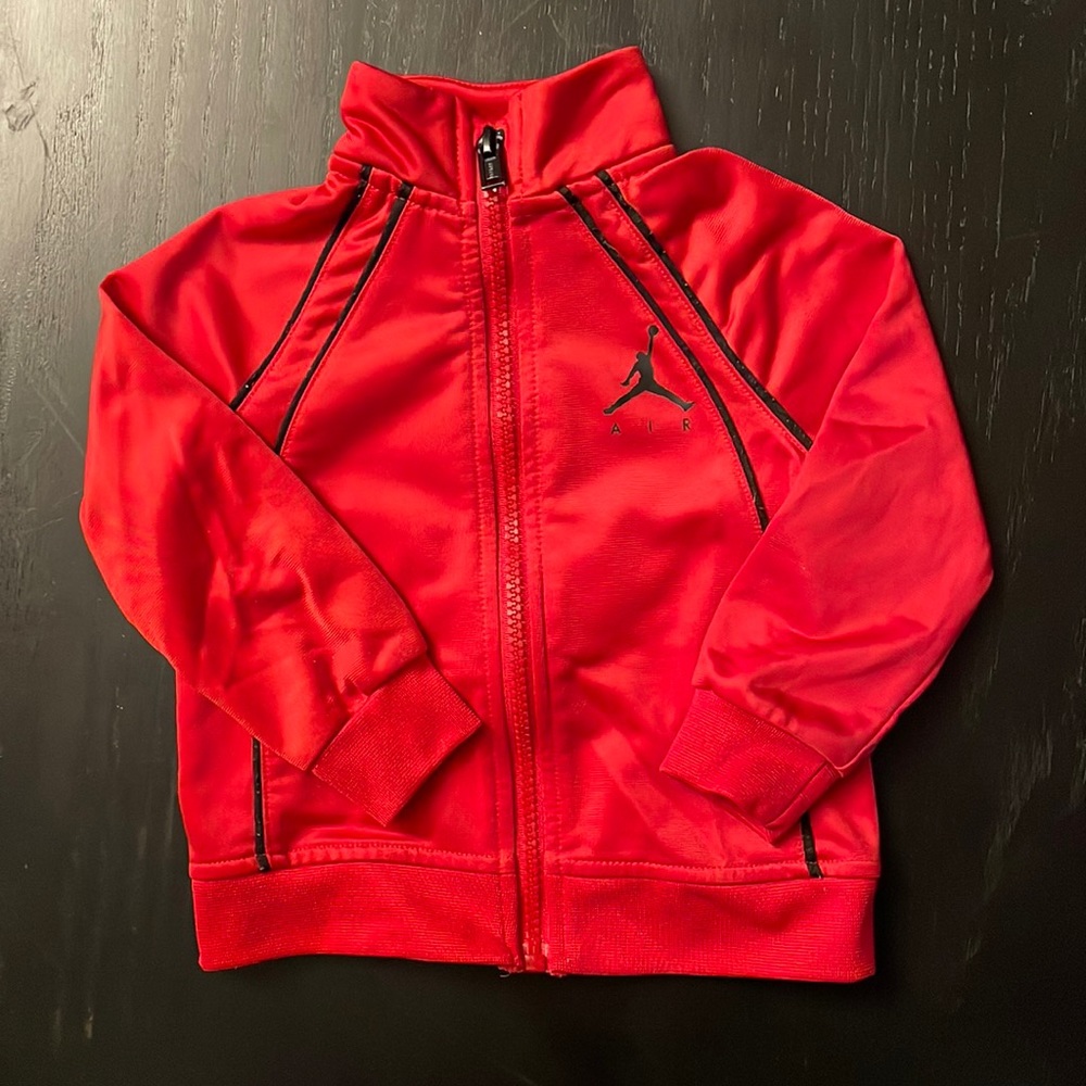 Jordan track top size 18M